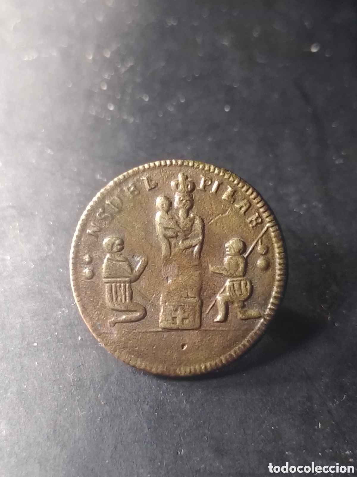 Militaria: Bot&oacute;n patri&oacute;tico Nuestra se&ntilde;ora del Pilar.