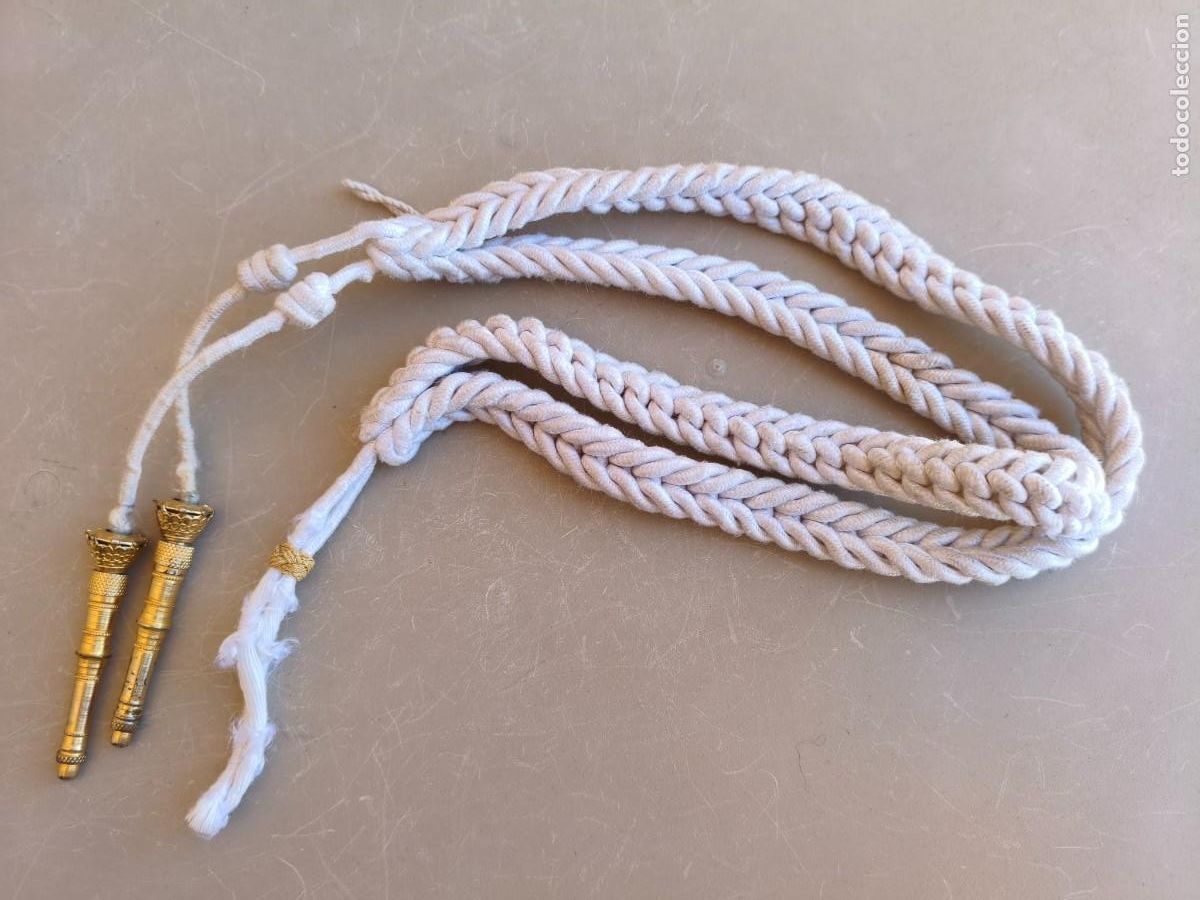 Militaria: Cordones militares. Sin m&aacute;s datos.
