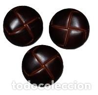 Militaria: LOTE DE 3 BOTONES DE PASTA TIPO BALON A&Ntilde;OS 70 MARRONES 22 mm-11