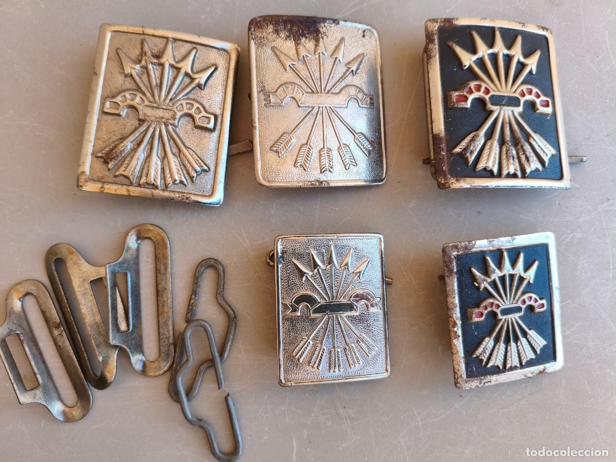 Militaria: Hebillas de Falange. Sin m&aacute;s datos.