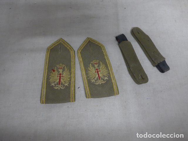 Militaria: Antigua pareja de hombreras bordadas espa&ntilde;olas franquistas, originales de oficial, epoca Franco