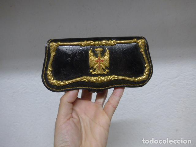 Militaria: Antiguo cartucherin de gala franquista, original. Epoca de Franco.