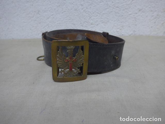 Militaria: Antiguo cinturon de cuero con su hebilla del ejercito espa&ntilde;ol franquista, original, epoca de Franco