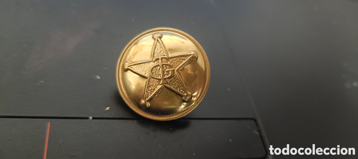 Militaria: Antiguo bot&oacute;n tama&ntilde;o grande de la Guardia territorial espa&ntilde;ola