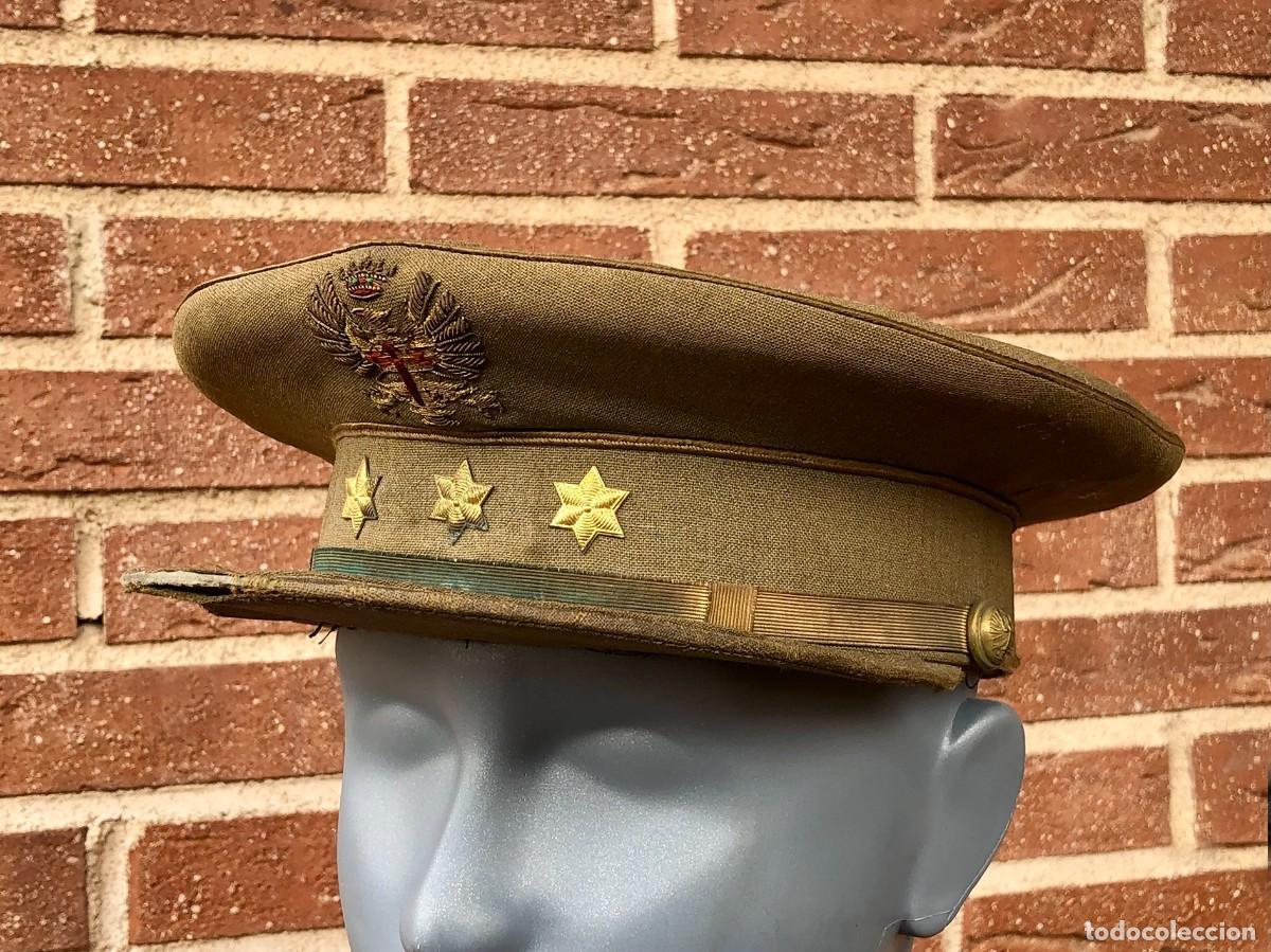 Militaria: Gorra de Plato. Capit&aacute;n. Ej&eacute;rcito Espa&ntilde;ol. Francisco Franco. Estrellas. &Aacute;guila. Espa&ntilde;a