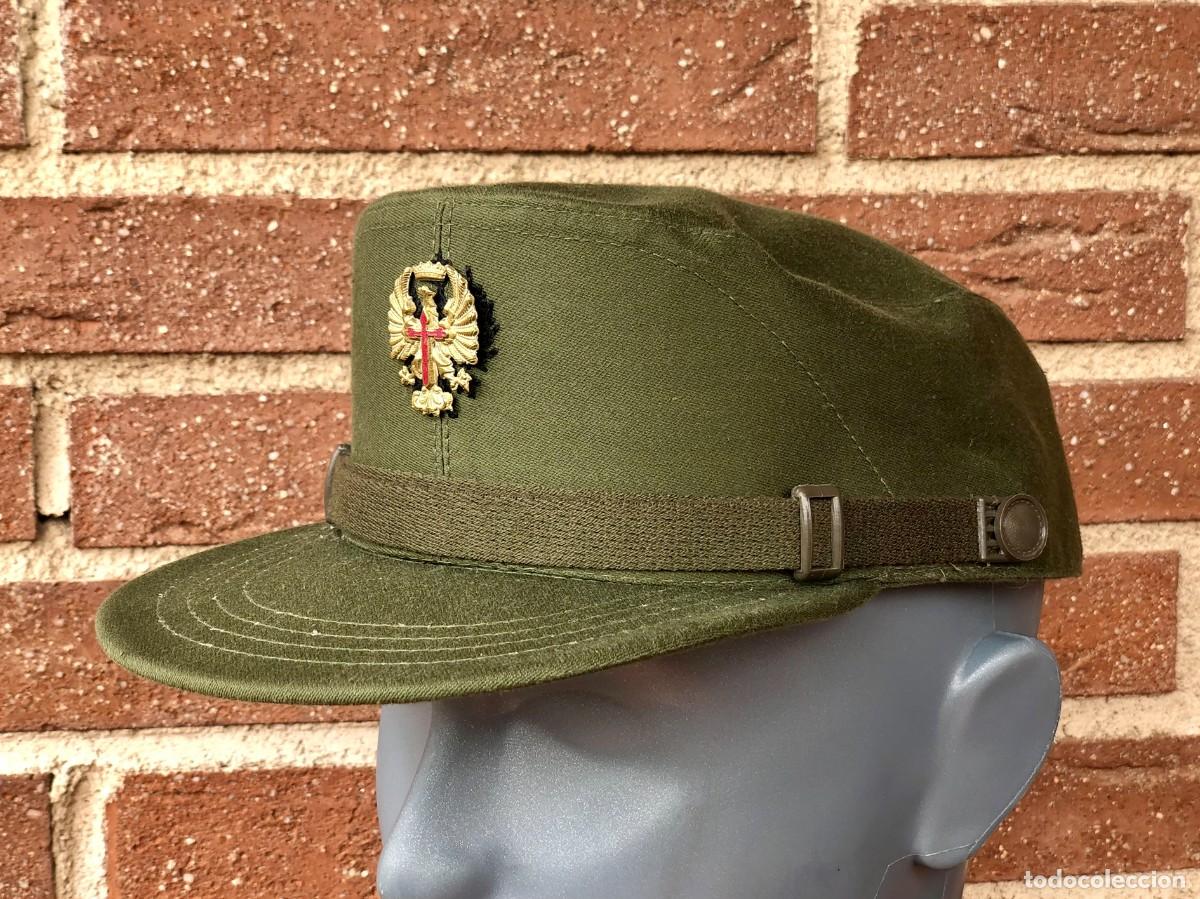 Militaria: Gorra Teresiana. Ej&eacute;rcito Espa&ntilde;ol. &Eacute;poca Franco. Manufacturas Valle. Original. Insignia. &Aacute;guila