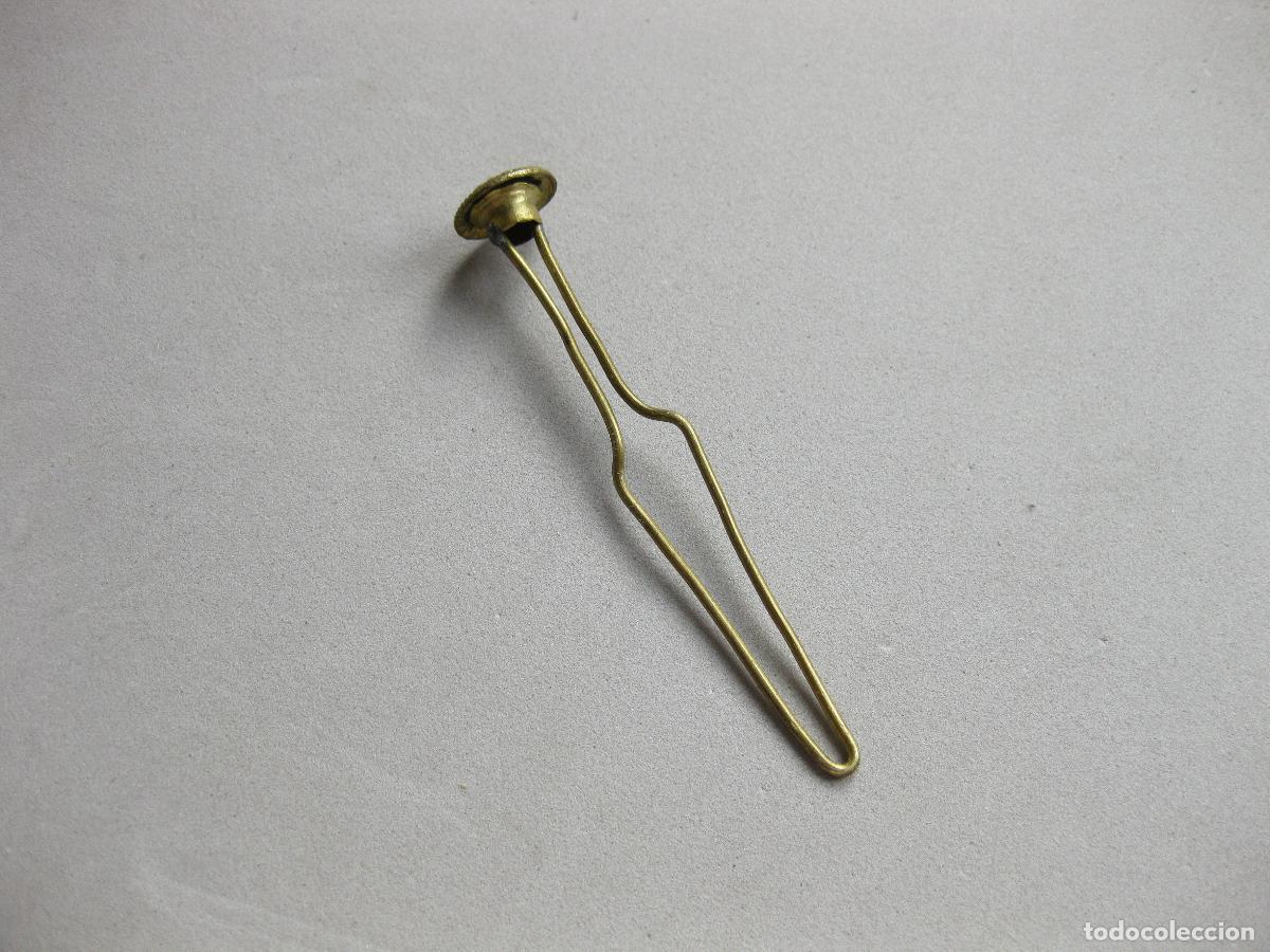 Militaria: TERMINACI&Oacute;N O MADRO&Ntilde;O PARA BOMBILLO DE ROS MILITAR POSIBLEMENTE PARA GENERAL.