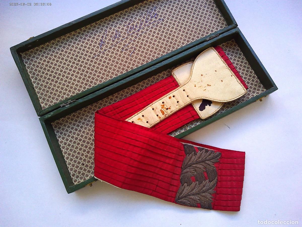 Militaria: ANTIQUISIMO FAJIN DE GENERAL CON ENTORCHADOS , EPOCA ALFONSO XIII O ANTERIOR , EN CAJA
