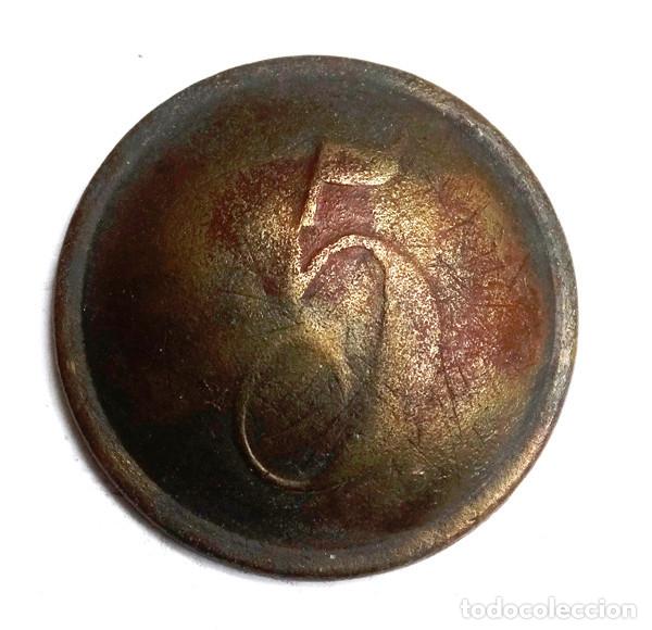 Militaria: BOTON INFANTERIA EN LINEA 1841-1846, REGIMIENTO N&ordm;5