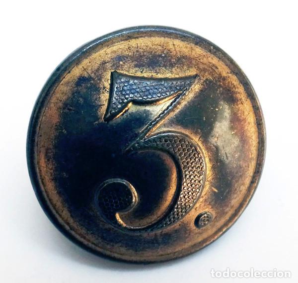 Militaria: BOTON INFANTERIA EN LINEA 1846-1867, REGIMIENTO N&ordm;3