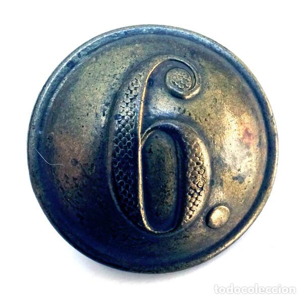 Militaria: BOTON INFANTERIA EN LINEA 1846-1867, REGIMIENTO N&ordm;6