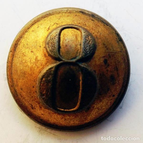 Militaria: BOTON INFANTERIA EN LINEA 1846-1867, REGIMIENTO N&ordm;8