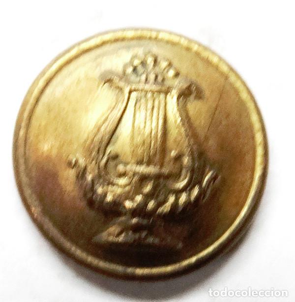 Militaria: BOTON DE MUSICO MILITAR (4)