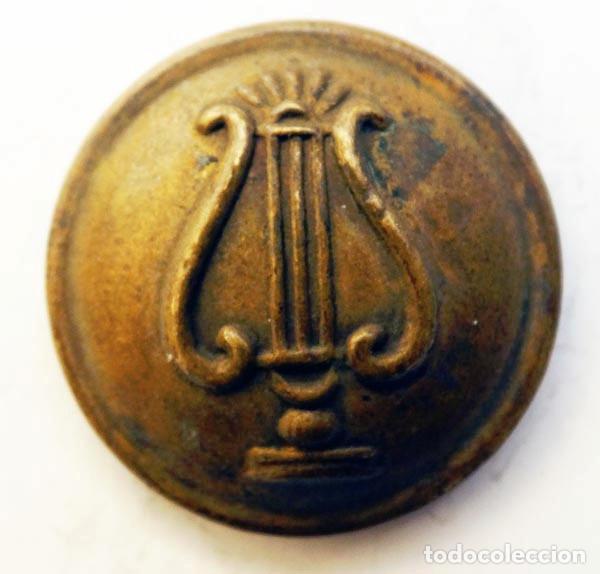 Militaria: BOTON DE MUSICO MILITAR (5)