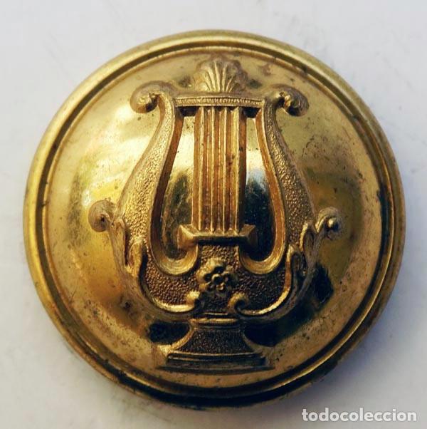 Militaria: BOTON DE MUSICO MILITAR (7)