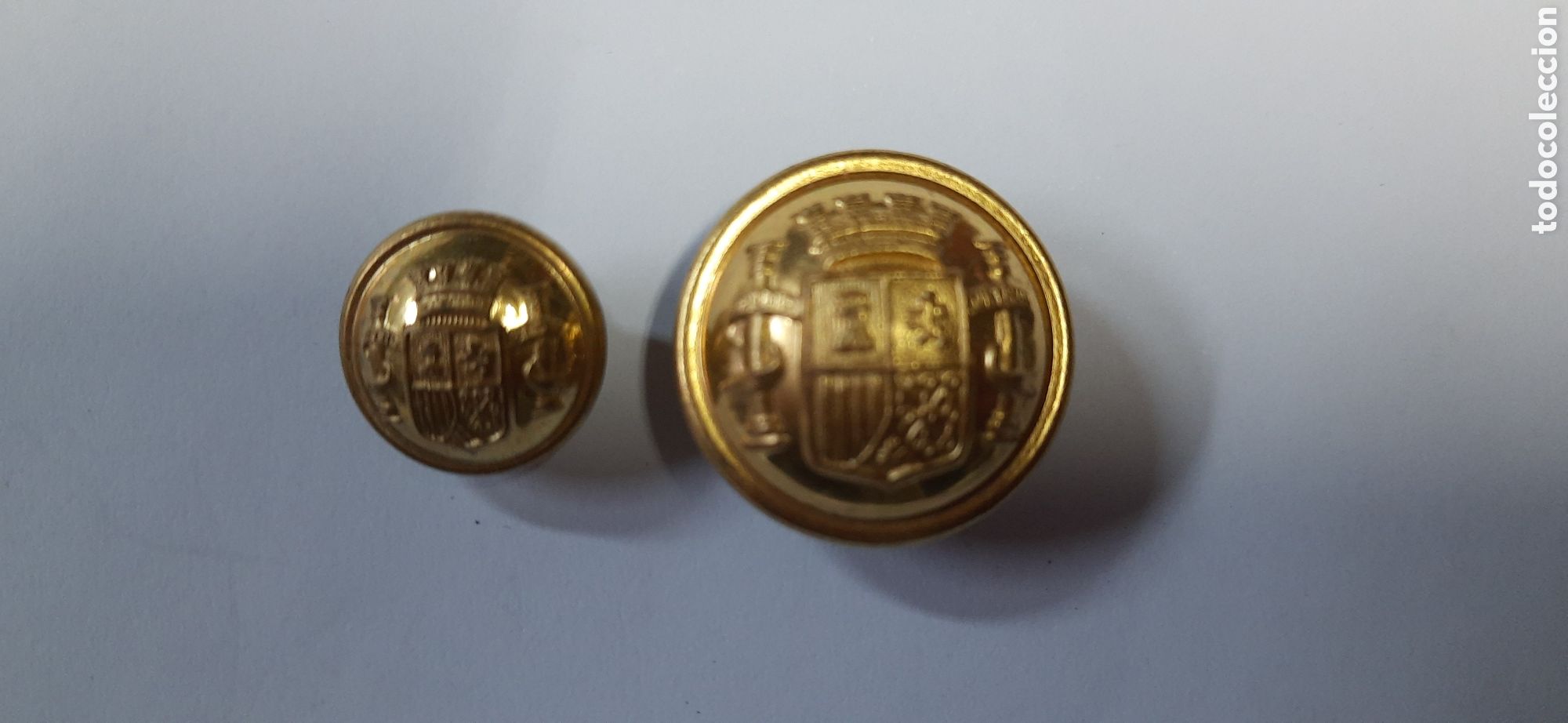 Militaria: Pareja botones republica espa&ntilde;ola