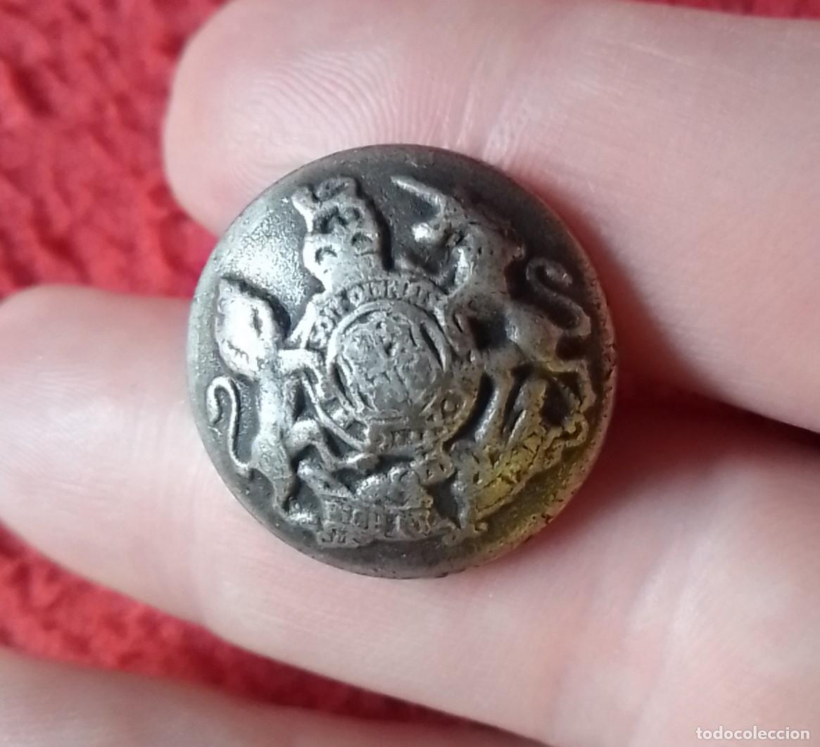 Militaria: BOT&Oacute;N A IDENTIFICAR, MILITAR ? EJ&Eacute;RCITO ? ARMY ? IMAGEN DE LE&Oacute;N ? ESCUDO ? UNICORNIO ? BUTTON BOUTON
