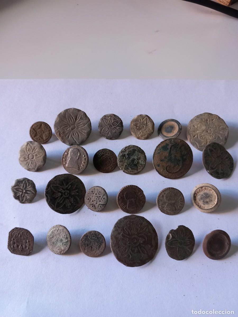 Militaria: Extraordinario lote de 24 botones antiguos. Cantidad y calidad