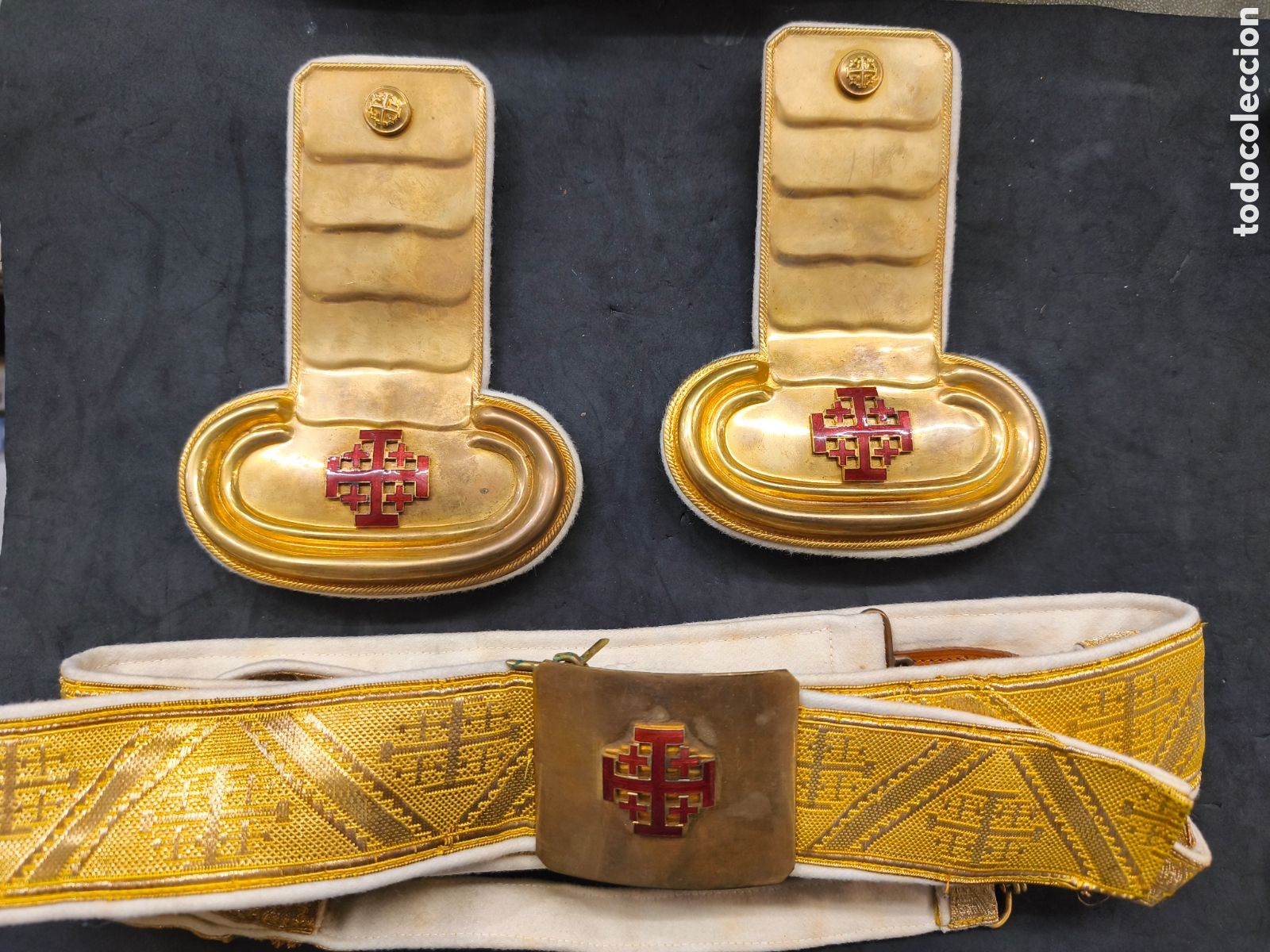 Militaria: Hombreras y cintur&oacute;n, orden santo sepulcro