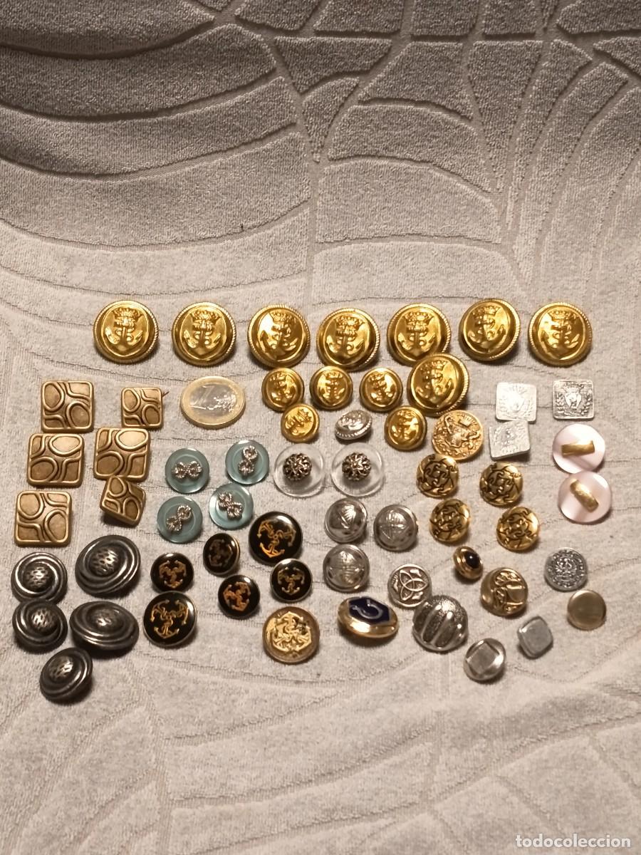 Militaria: LOTE DE 60 BOTONES VARIADOS