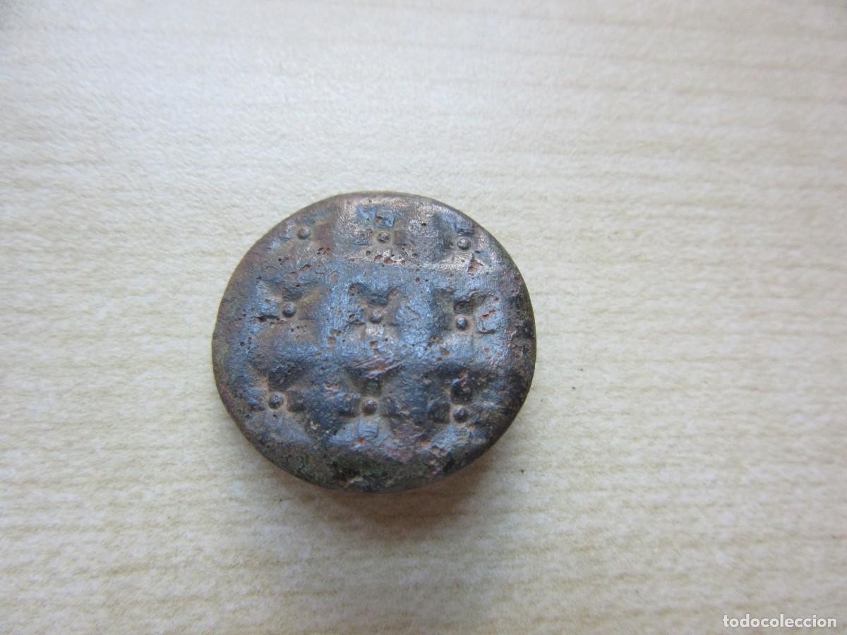 Militaria: Bot&oacute;n probable de Oficial Superior Decorado 4 cruces Reverso S Corona laureada S XIX Di&aacute;metro2,1 cm