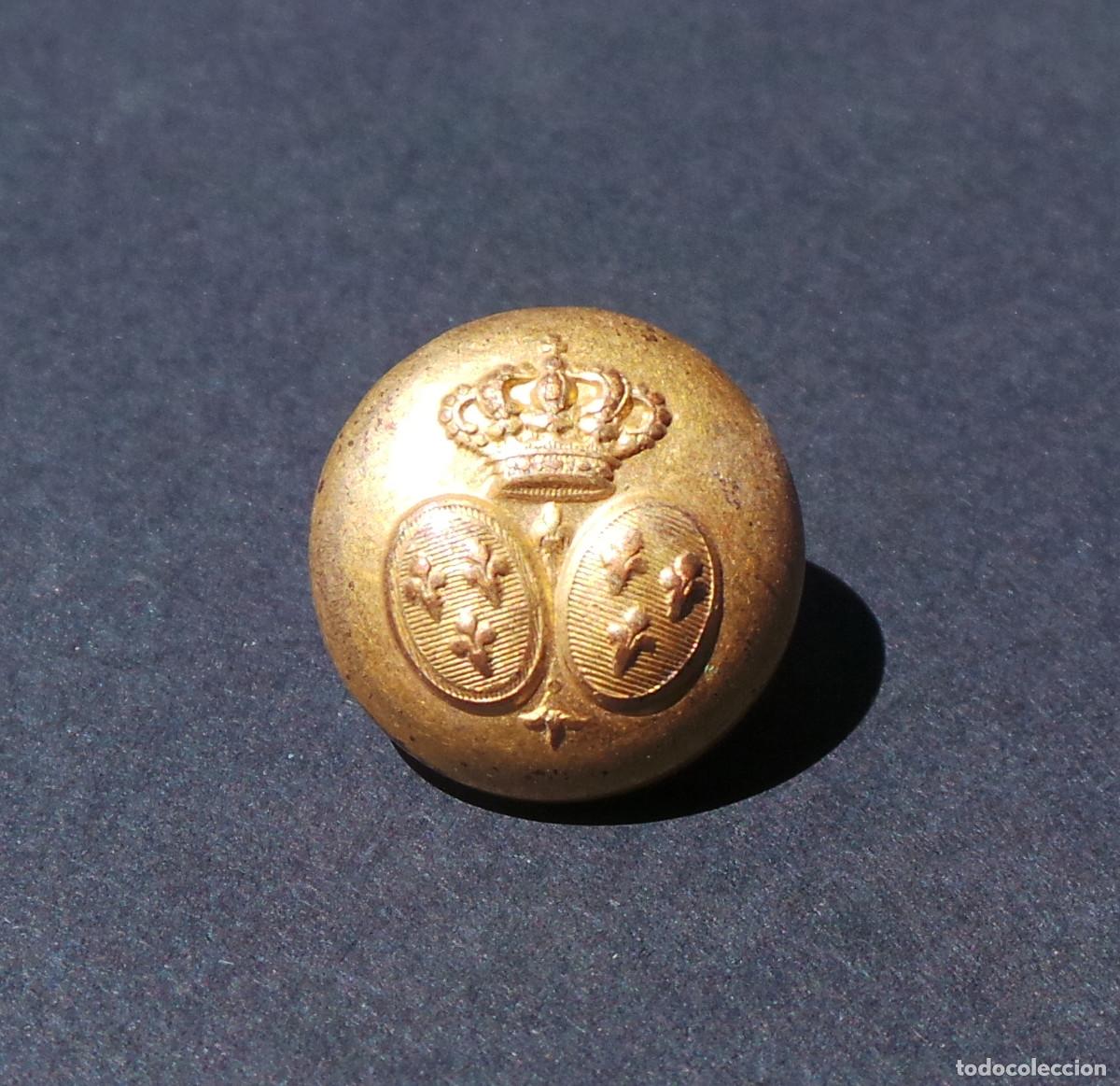 Militaria: BOT&Oacute;N NOBLEZA, FLORES DE LIS. 1,6 APROX.