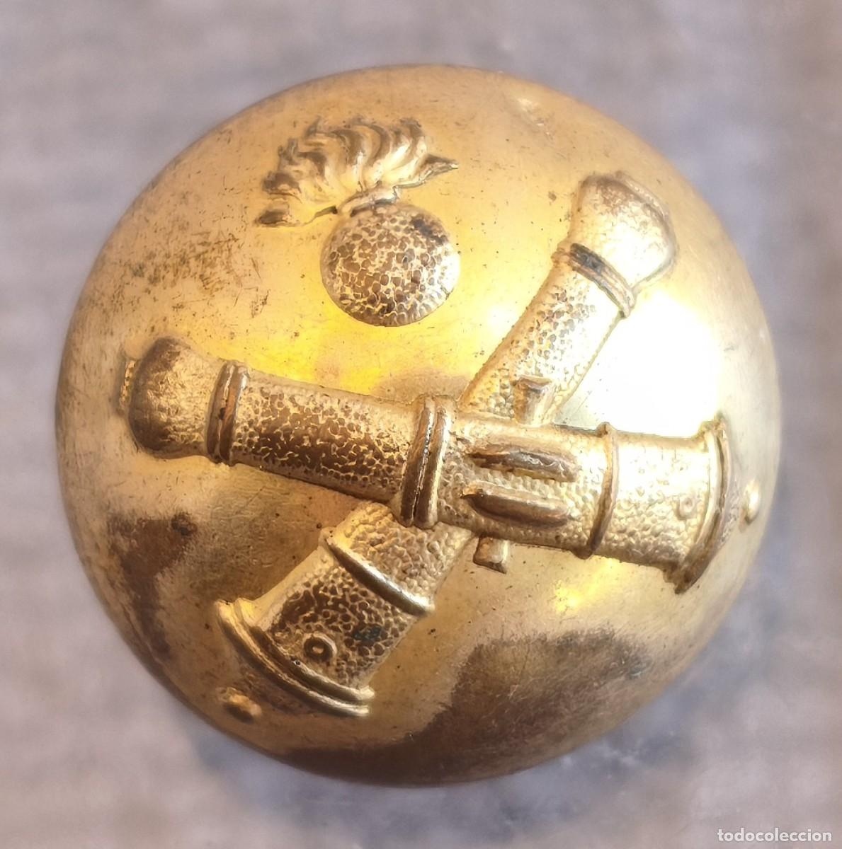 Militaria: Antiguo bot&oacute;n. Artiller&iacute;a. Fabricado por A.M.& Cie. 19 M. Paris