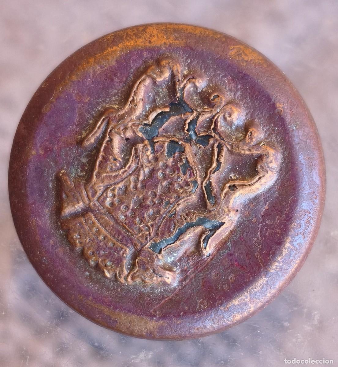 Militaria: Antiguo bot&oacute;n. Escudo Nobiliario.