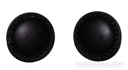 Militaria: LOTE DE 2 BOTONES DE PASTA UNIFORME MILITAR A&Ntilde;OS 50/60 MARRONES OSCUROS 2.5 CM-17