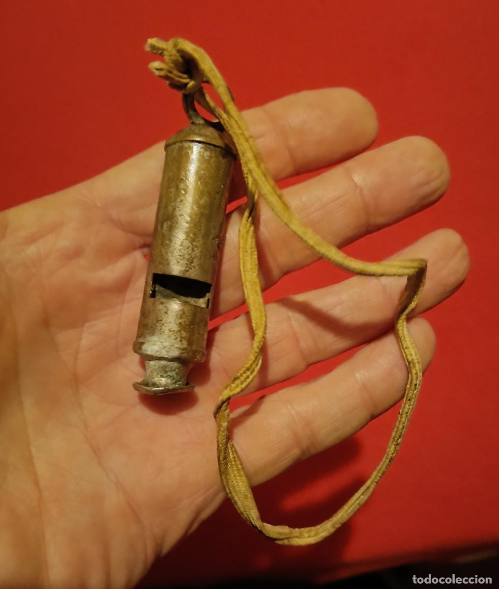 Militaria: Silbato polic&iacute;a brit&aacute;nico