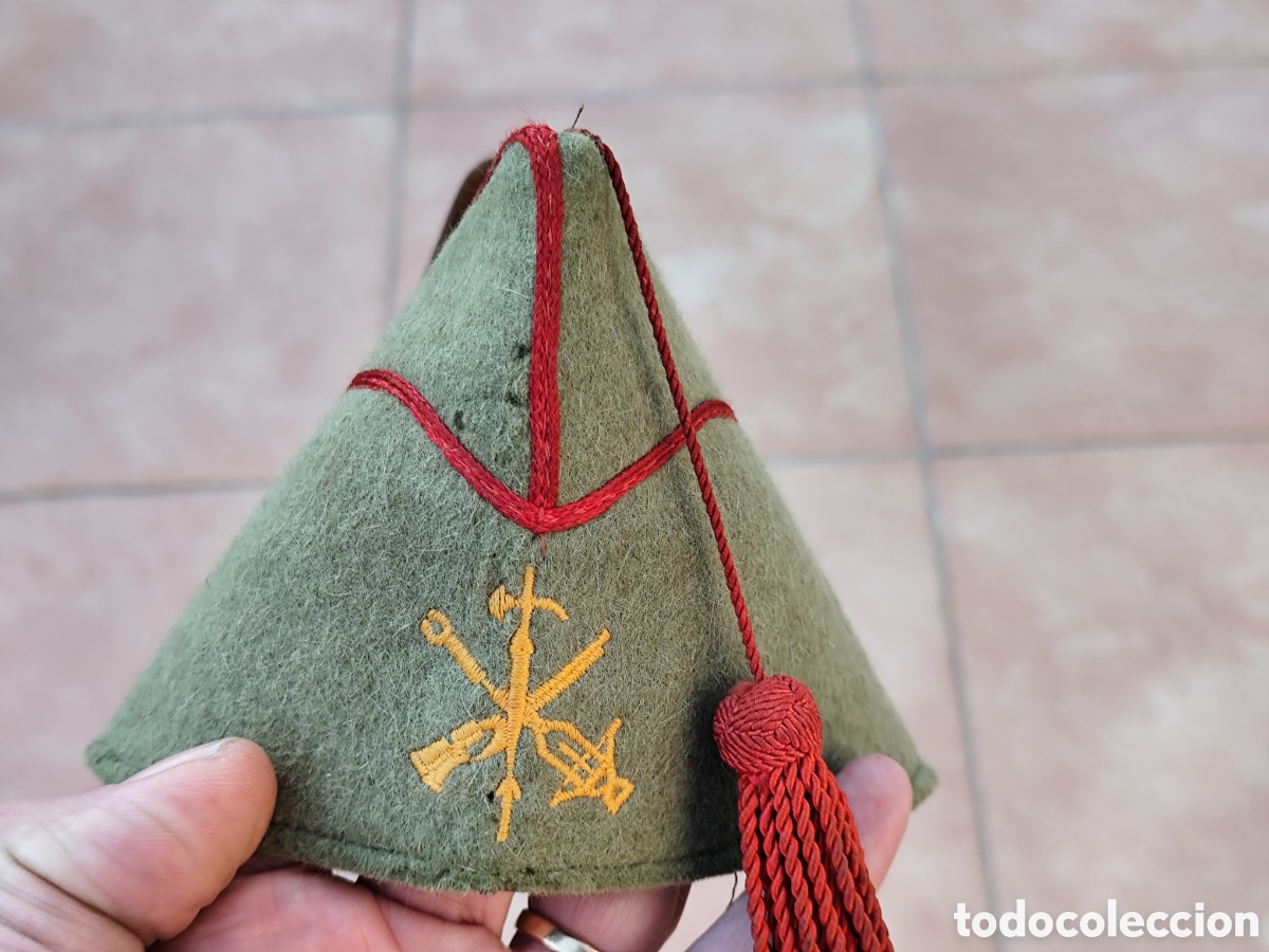 Militaria: Chapiri Legionario Bosnia.