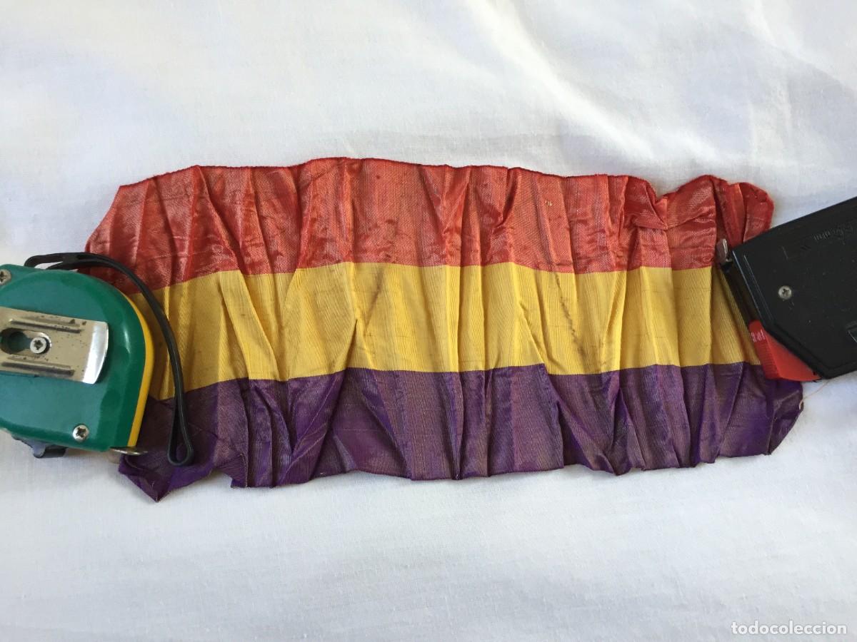 Militaria: Brazalete de brazo de seda original d valencia con la bandera Rep&uacute;blica espa&ntilde;ola republicano A&ntilde;os 30