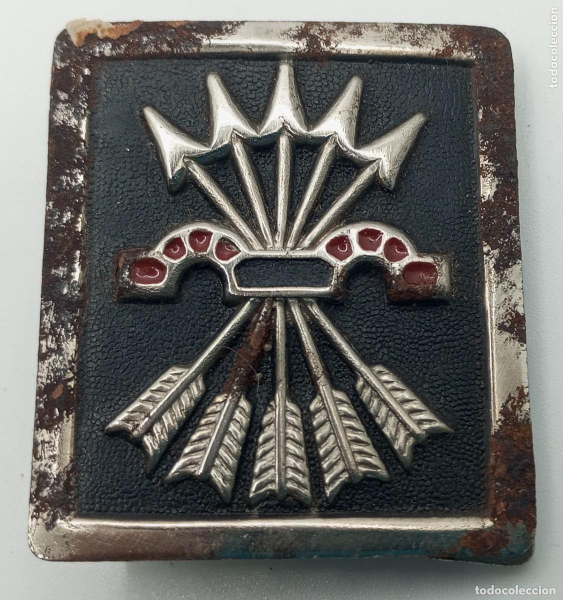 Militaria: Falange. Antigua hebilla. Tama&ntilde;o peque&ntilde;o.