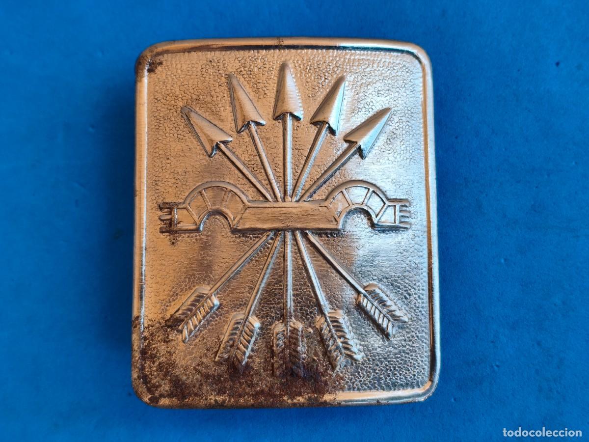 Militaria: Falange. Antigua hebilla. Tama&ntilde;o grande. Casa Amilibia Deusto.