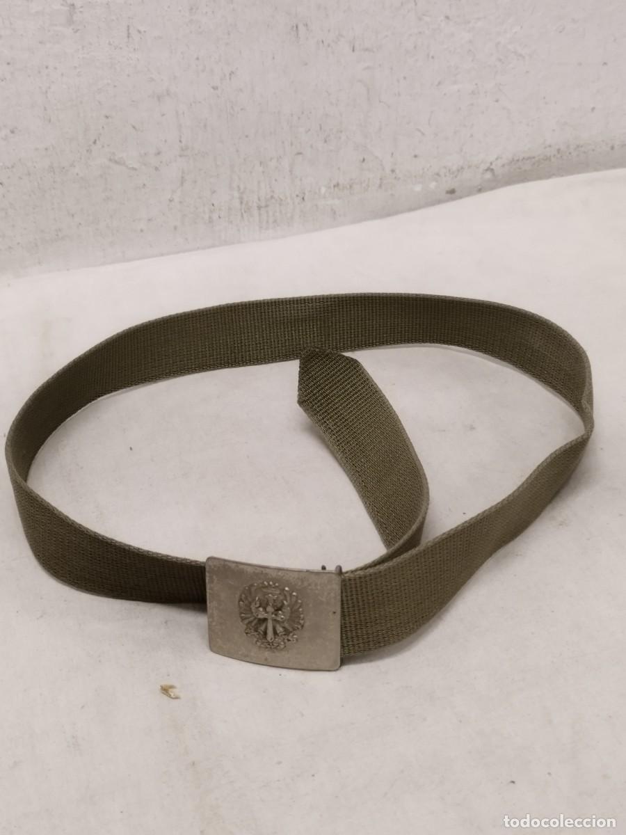 Militaria: Antiguo cintur&oacute;n militar del ejercito espa&ntilde;ol. Hebilla franquista.