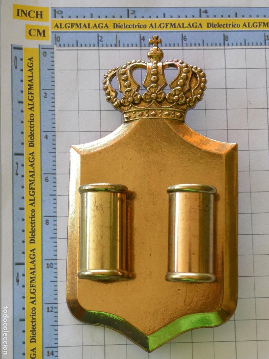 Militaria: PORTABAQUETAS METAL. PORTA BAQUETAS TAMBOR. BANDA M&Uacute;SICA MILITAR RELIGIOSA. CORONA. 190GR