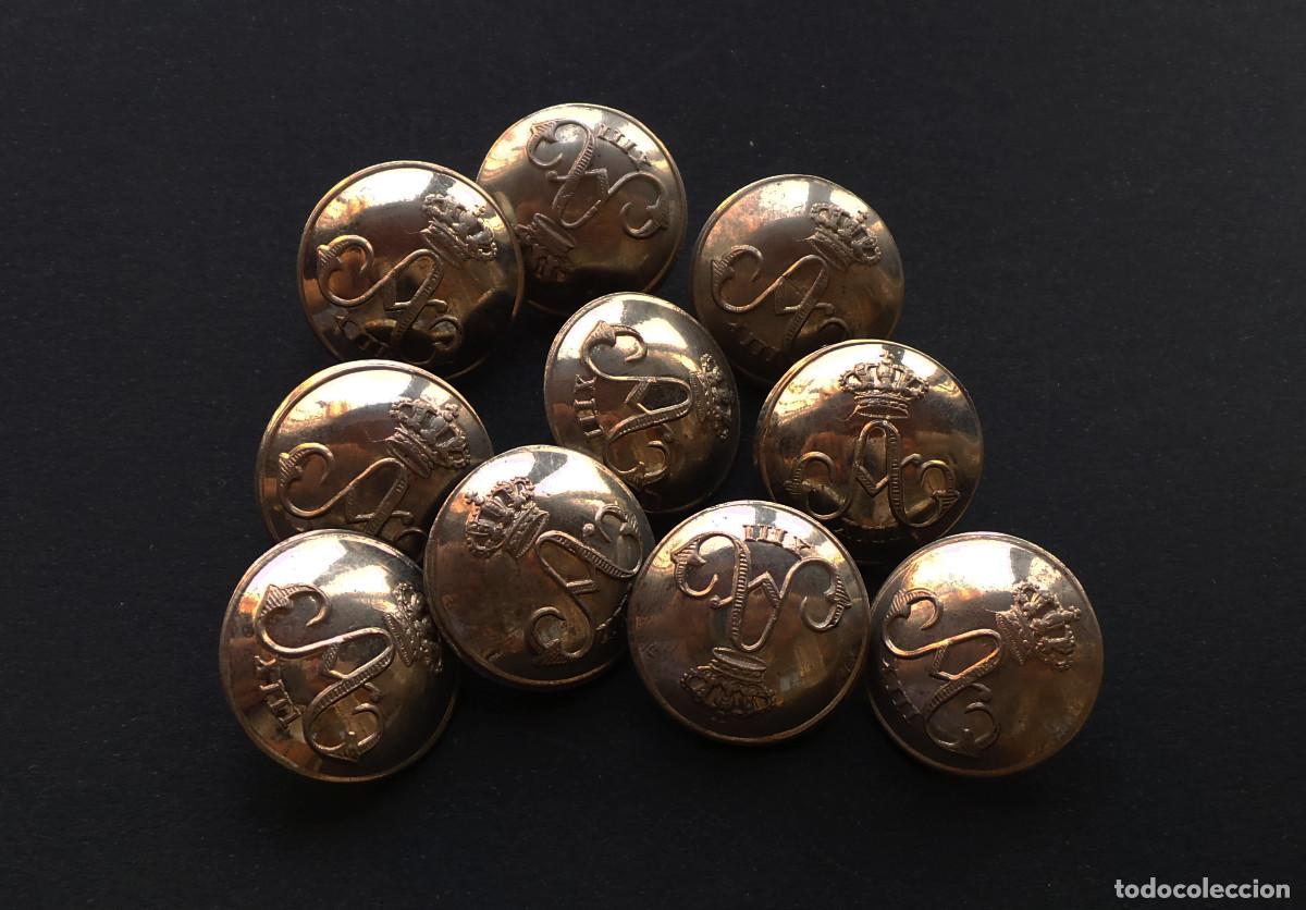 Militaria: LOTE DE BOTONES ANAGRAMA ALFONSO XIII.- 2 CM DE DI&Aacute;METRO. APROX.