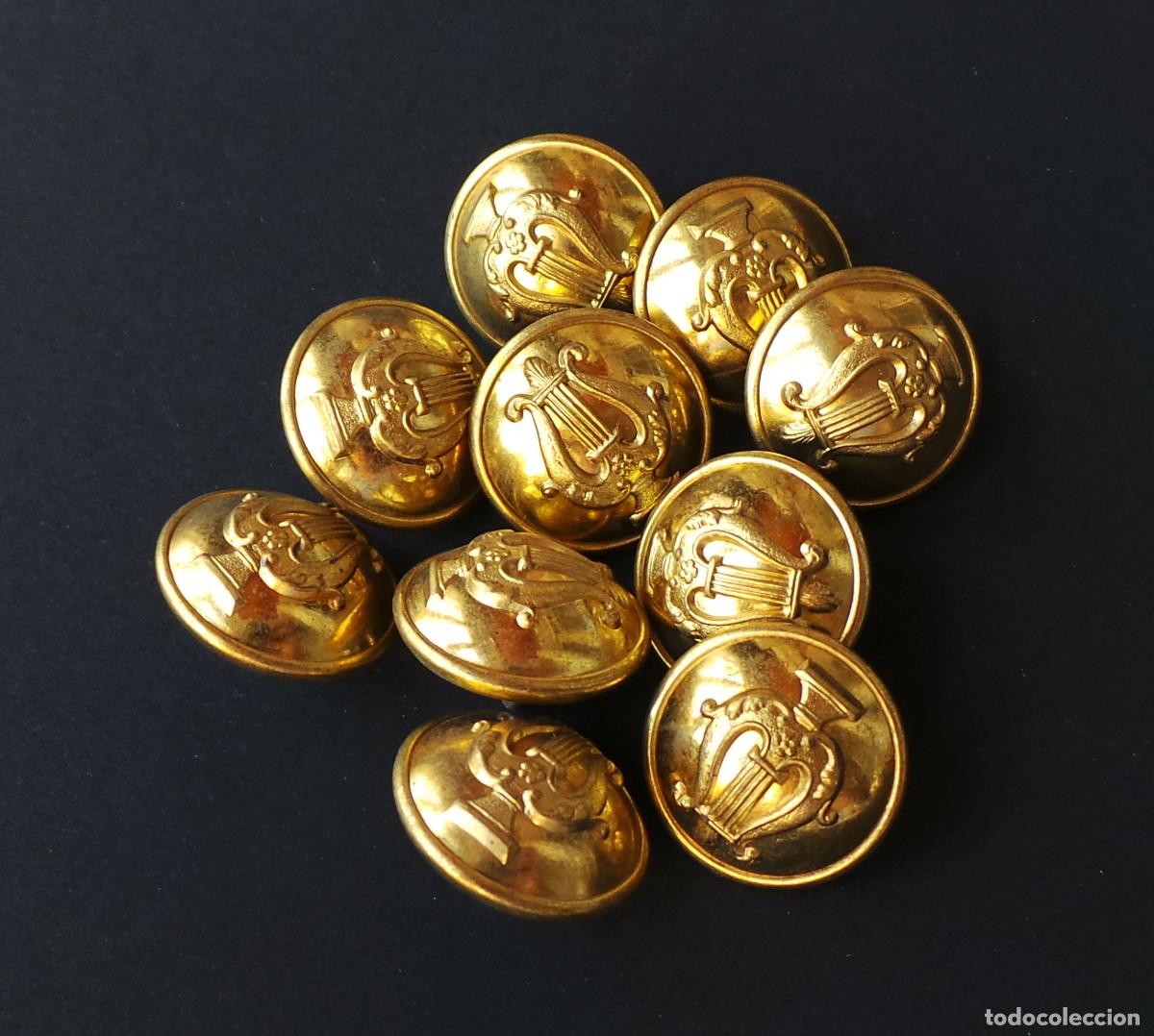 Militaria: LOTE DE BOTONES BANDA DE M&Uacute;SICA. 2 CM DE DI&Aacute;METRO. APROX.