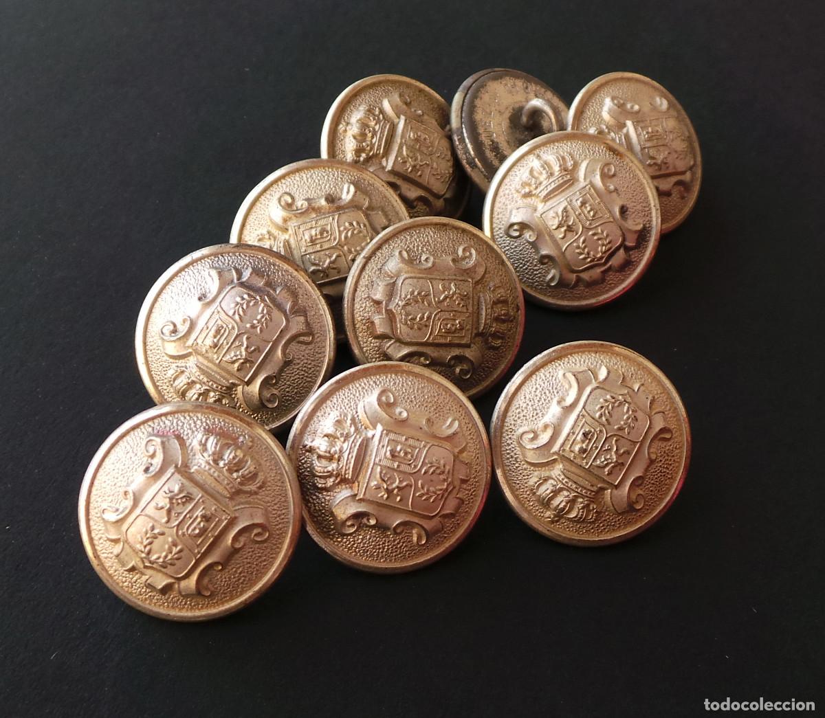 Militaria: LOTE DE BOTONES AYUNTAMIENTO DE MADRID. ALFONSO XIII. 2,1 CM DE DI&Aacute;METRO. APROX.