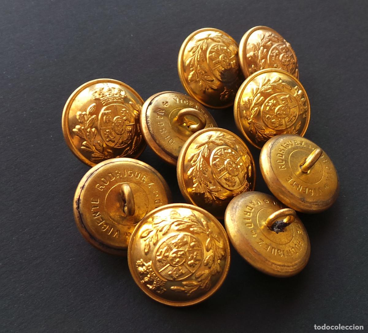 Militaria: LOTE DE BOTONES ESCUDO ALFONSO XIII. PLAQUE ORO.- 2 CM DE DI&Aacute;METRO. APROX.