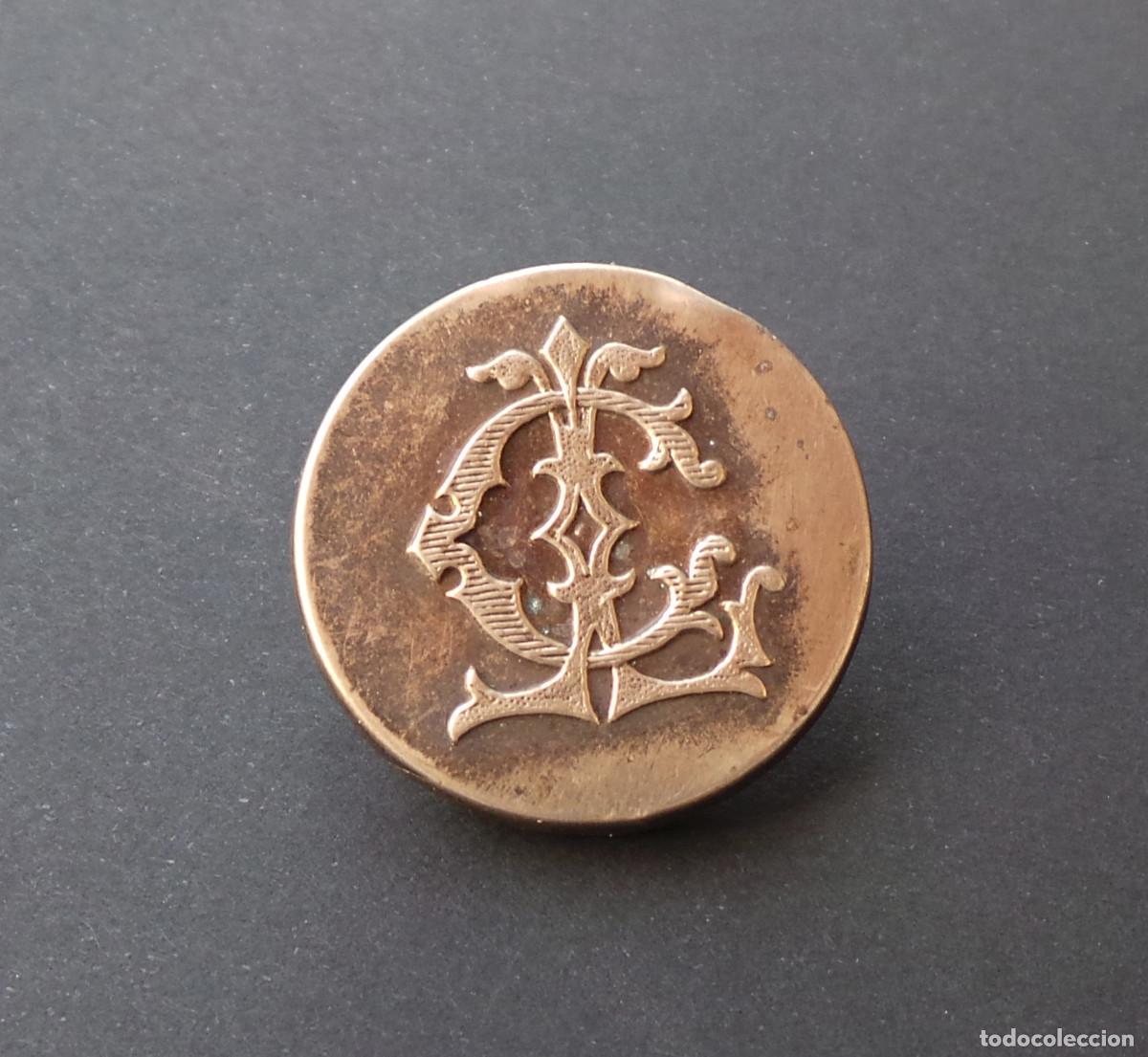 Militaria: BOT&Oacute;N ANTIGUO MONOGRAMA ENTRELAZADO DE LAS LETRAS CL O LC. 4 CM DE DI&Aacute;METRO. APROX