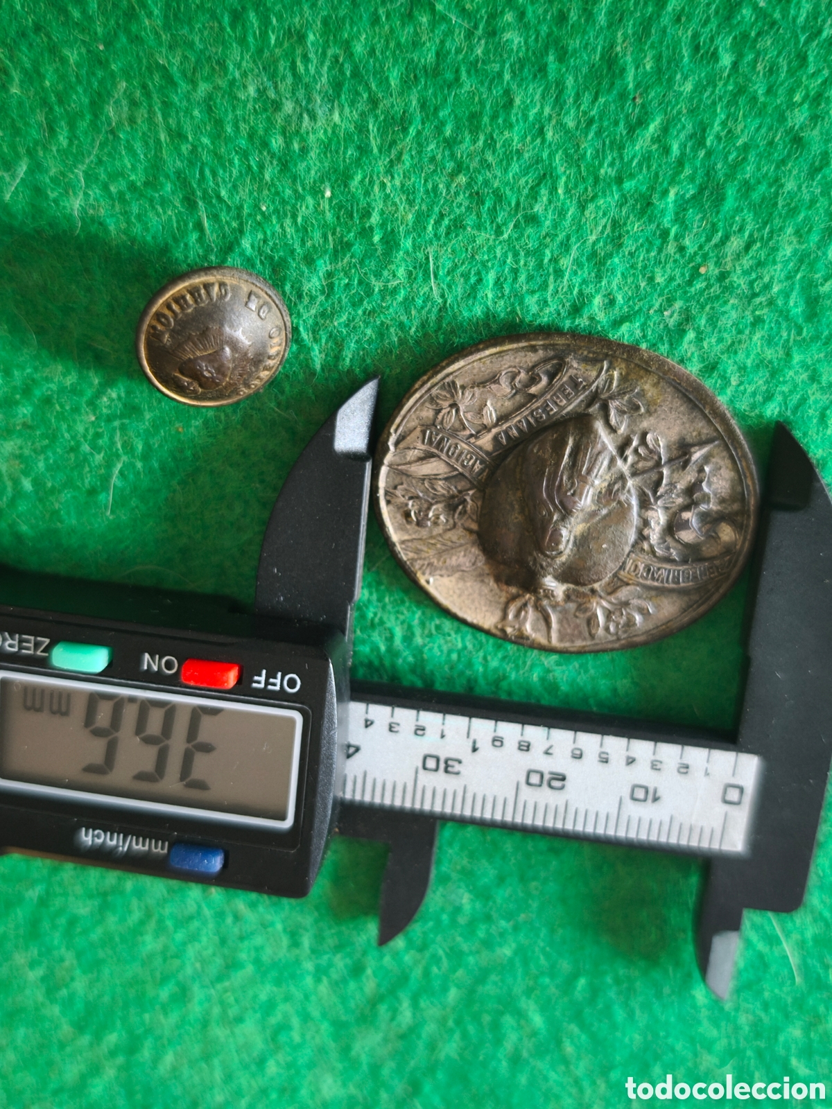 Militaria: Lote bot&oacute;n y broche coraz&oacute;n Jes&uacute;s - Foto 6
