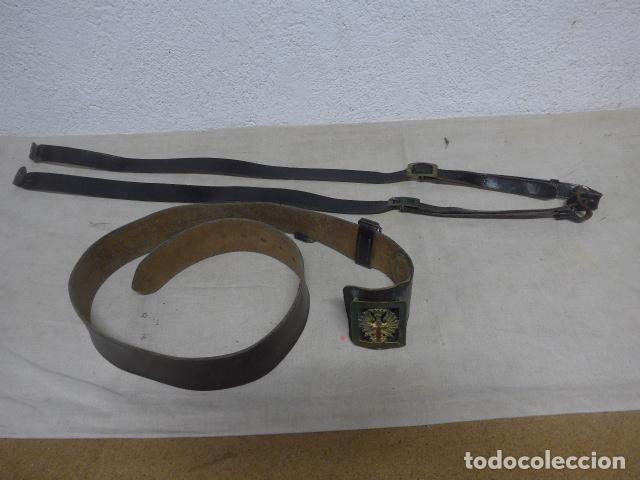 Militaria: Antiguo cinturon con su hebilla del ejercito espa&ntilde;ol franquista + 2 trinchas, original. Epoca Franco