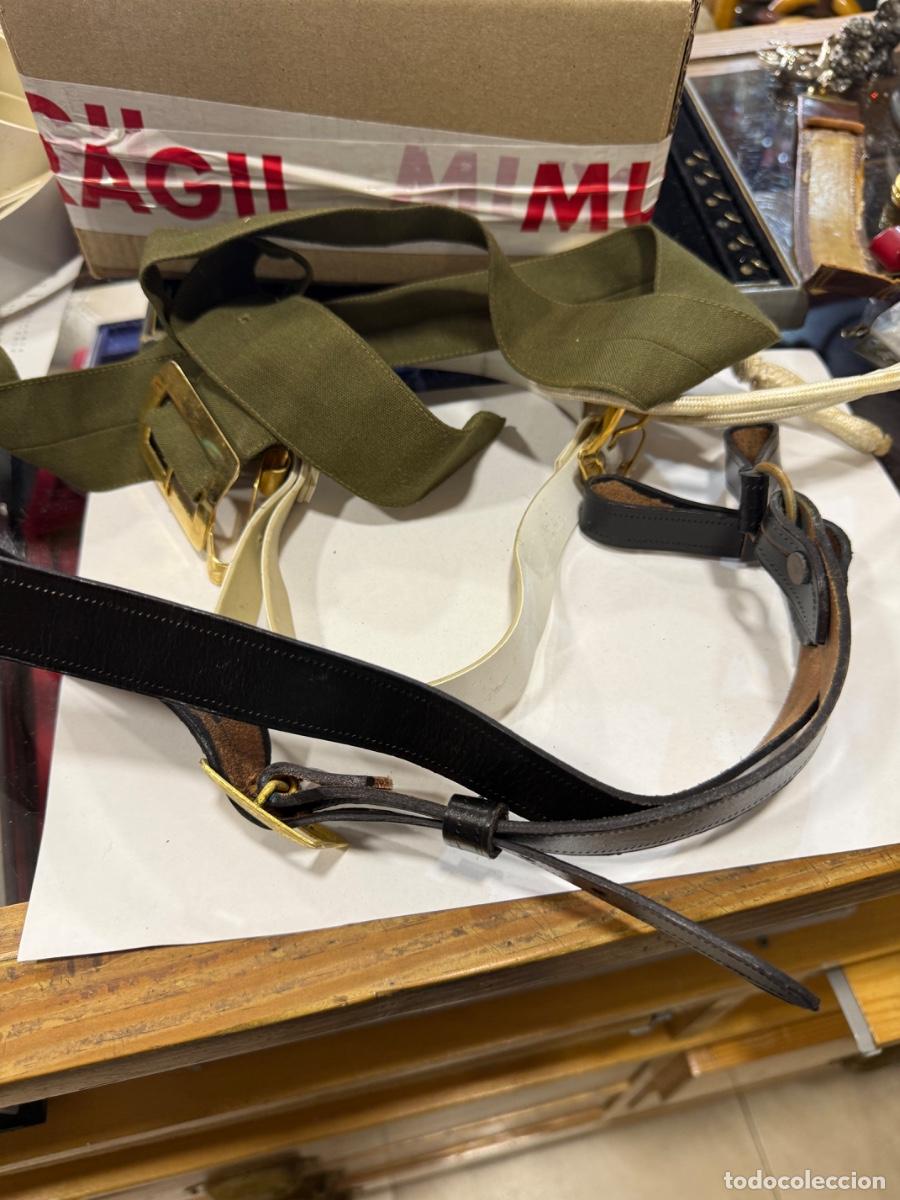 Militaria: Lote de cinturones y efectos de uniformes - Foto 17