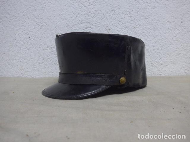 Militaria: Antiguo gorro ros de tropa de hule negro para campa&ntilde;a, original alfonsino, Epoca de Alfonso XIII.