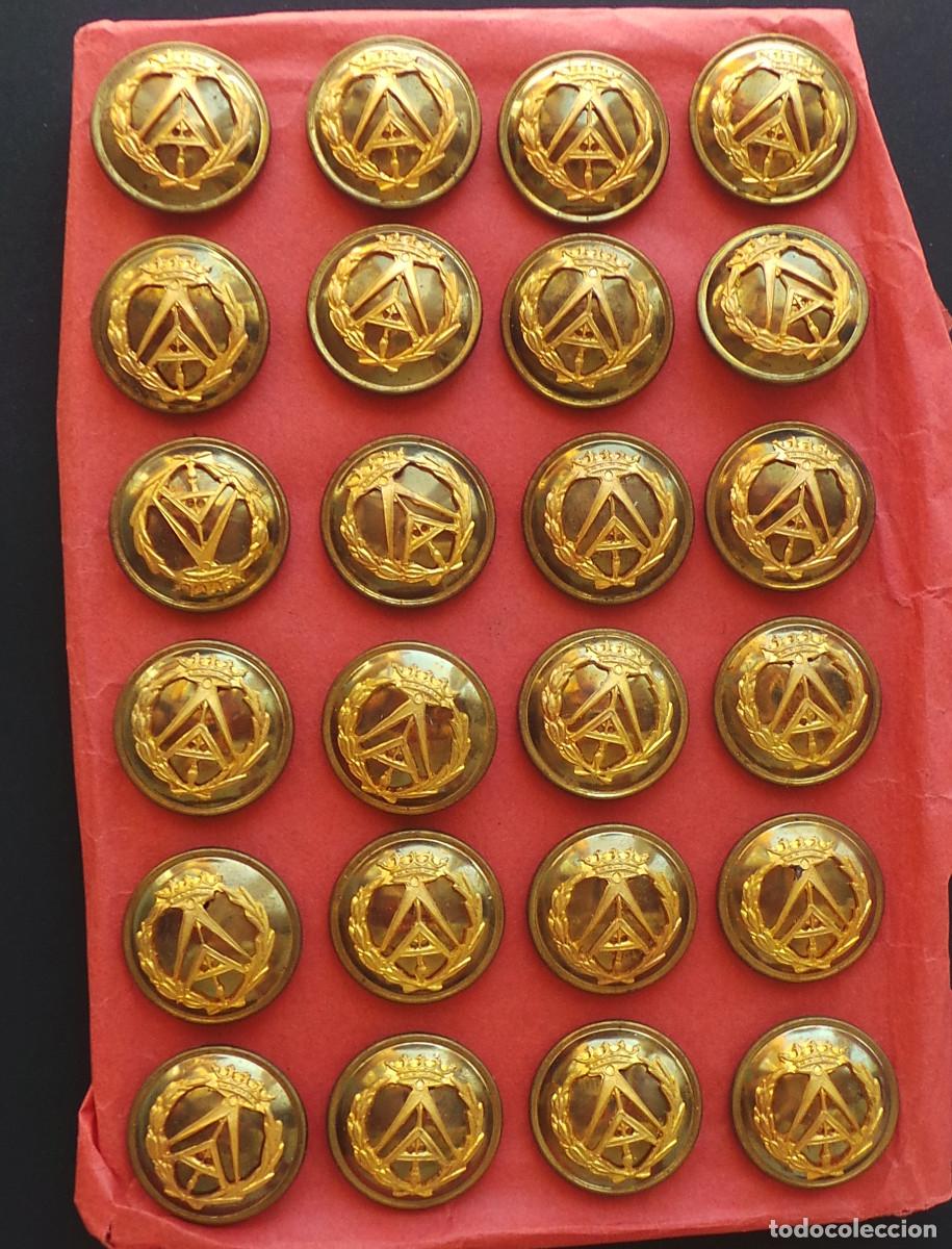 Militaria: LOTE DE BOTONES, APAREJADORES &Eacute;POCA DE FRANCO. 2,1 CM DI&Aacute;METRO. APROX.