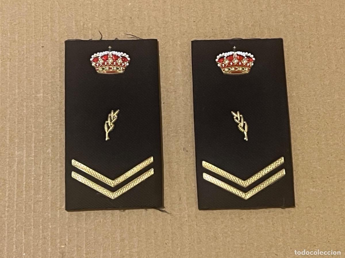 Militaria: Juego de 2 hombreras uniforme militar polic&iacute;a ???