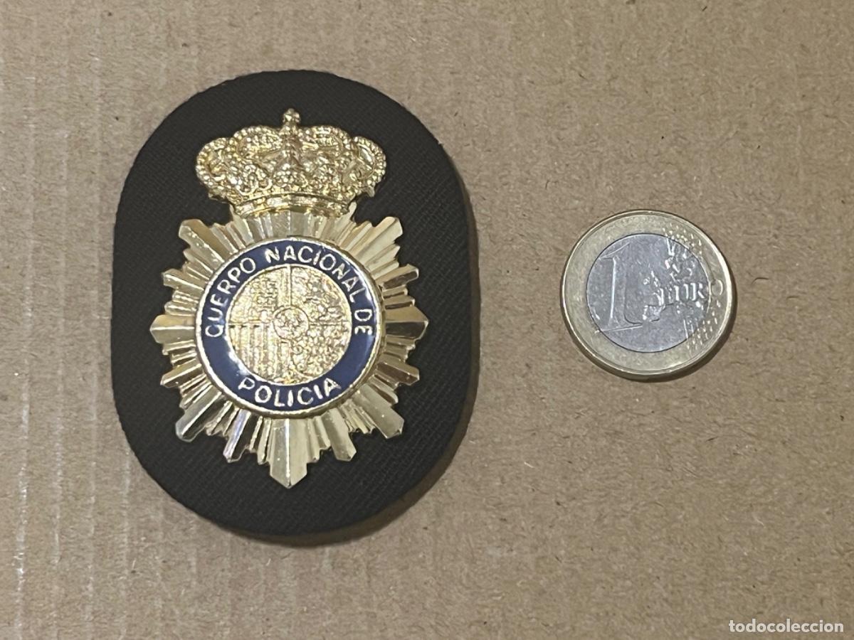 Militaria: Chapa insignia para uniforme gorra POLIC&Iacute;A NACIONAL