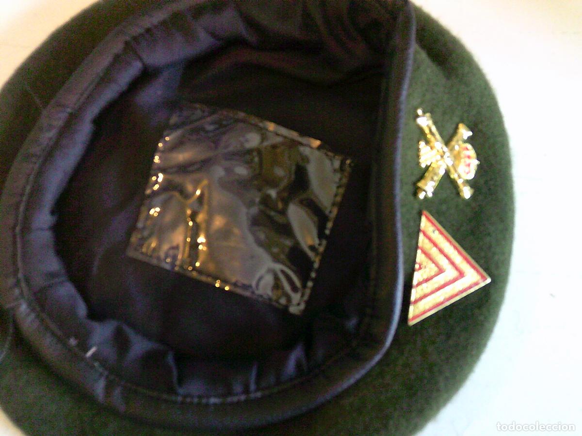 Militaria: Boina nueva de artiller&iacute;a de sargento talla 57
