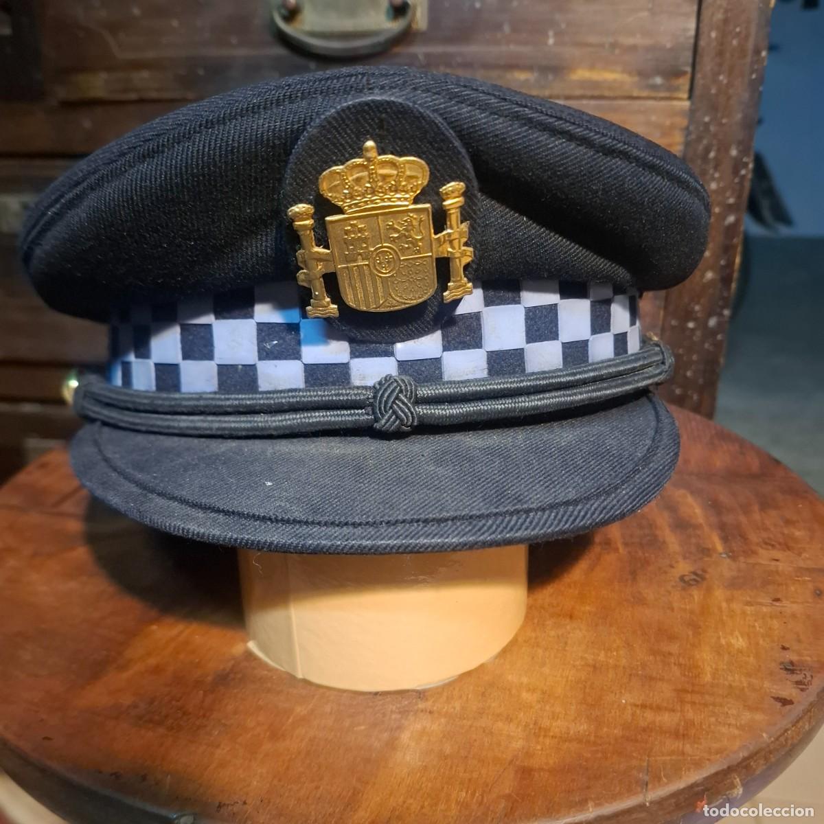 Militaria: Antigua gorra de plato. Polic&iacute;a local